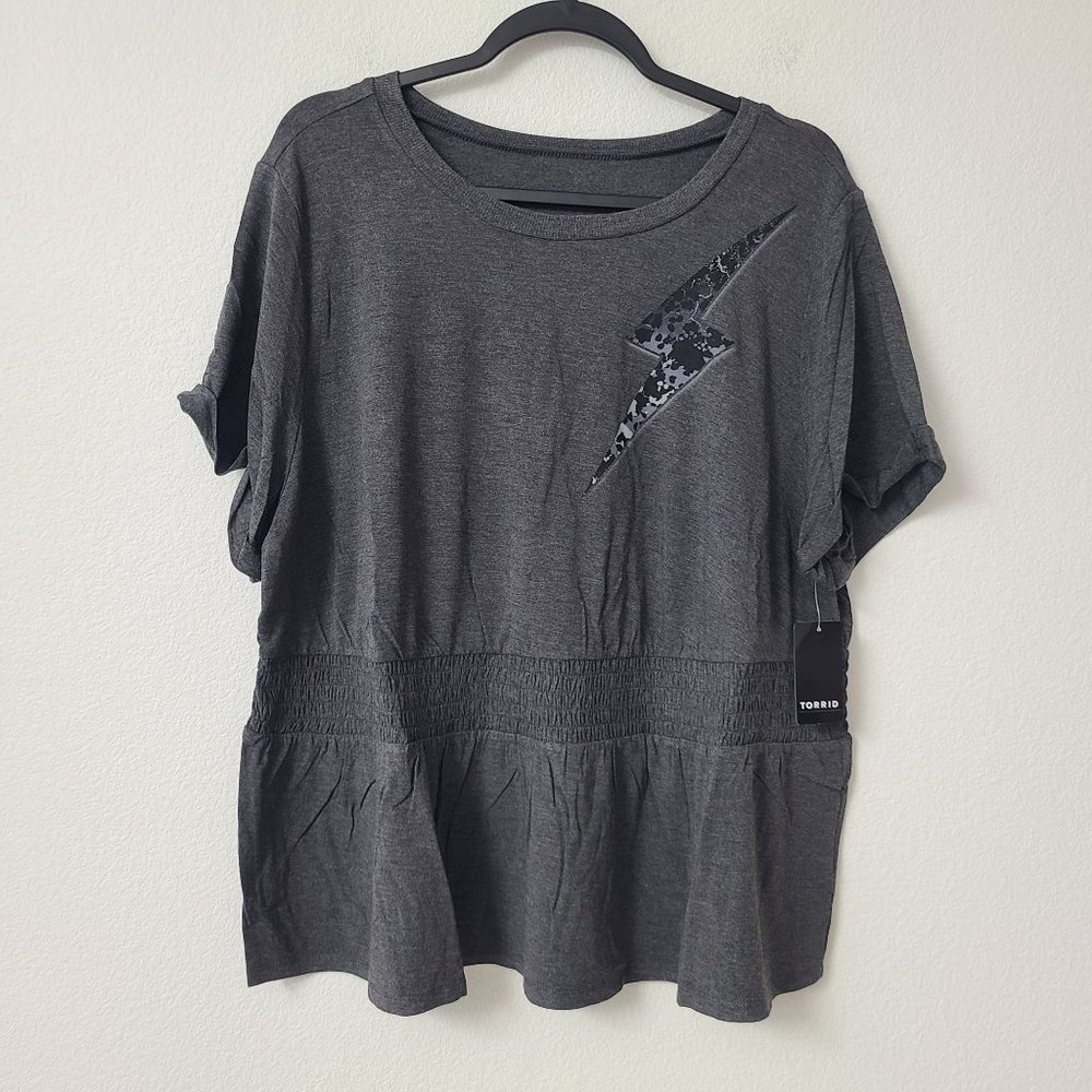 Torrid Lovesick Camo Lightning Bolt Icon Smocked Waist Top Plus Size 3X Gray